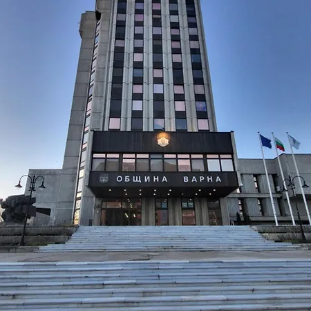 Urban Retreat - до община Apartment